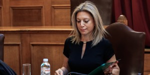 «Βολές» Καρυστιανού κατά Δέδε: Τα 7 ερωτήματα που τον καλεί να απαντήσει για τα Τέμπη «Βολές» Καρυστιανού κατά Δέδε: Τα 7 ερωτήματα που τον καλεί να απαντήσει για τα Τέμπη