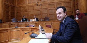 Βουλή: Με υψηλούς τόνους η επεξεργασία του νομοσχεδίου για την ψηφιακή αγορά Βουλή: Με υψηλούς τόνους η επεξεργασία του νομοσχεδίου για την ψηφιακή αγορά