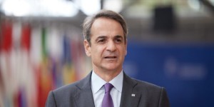 Στη Σύνοδο της ΕΕ ο Μητσοτάκης: Παρέμβαση για κοινό βηματισμό των 27 στην άμυνα Στη Σύνοδο της ΕΕ ο Μητσοτάκης: Παρέμβαση για κοινό βηματισμό των 27 στην άμυνα