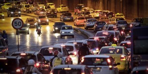 Κηφισός: Ανατροπή αυτοκινήτου με 2 τραυματίες - Παράσυρση πεζού στην Ποσειδώνος Κηφισός: Ανατροπή αυτοκινήτου με 2 τραυματίες - Παράσυρση πεζού στην Ποσειδώνος