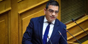 Γιώργος Σταμάτης: «Αν ήμουν στη θέση του Καραμανλή μπορεί να αυτοκτονούσα...» Γιώργος Σταμάτης: «Αν ήμουν στη θέση του Καραμανλή μπορεί να αυτοκτονούσα...»