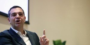 ΠΑΣΟΚ για Αλέξη Τσίπρα: Ο άνθρωπος που έπαιξε τη χώρα στα ζάρια επιχειρεί να ξαναγράψει την ιστορία ΠΑΣΟΚ για Αλέξη Τσίπρα: Ο άνθρωπος που έπαιξε τη χώρα στα ζάρια επιχειρεί να ξαναγράψει την ιστορία