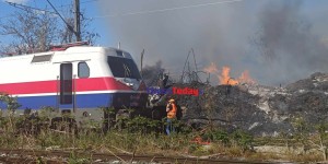 Φθορές σε τρένο στη Θεσσαλονίκη από φωτιά - Από θαύμα γλύτωσαν οι μηχανοδηγοί Φθορές σε τρένο στη Θεσσαλονίκη από φωτιά - Από θαύμα γλύτωσαν οι μηχανοδηγοί