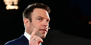 Κασσελάκης: Ένα βήμα πριν την υποψηφιότητα - Τι ανακοίνωσε σε επικοινωνία του με βουλευτές του ΣΥΡΙΖΑ Κασσελάκης: Ένα βήμα πριν την υποψηφιότητα - Τι ανακοίνωσε σε επικοινωνία του με βουλευτές του ΣΥΡΙΖΑ