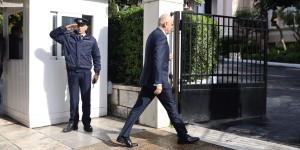 Μίνι ΚΥΣΕΑ τώρα για το μεταναστευτικό - Το... μισό υπουργικό στο Μαξίμου Μίνι ΚΥΣΕΑ τώρα για το μεταναστευτικό - Το... μισό υπουργικό στο Μαξίμου