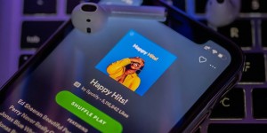 «Έπεσε» το Spotify: Χιλιάδες χρήστες αναφέρουν ότι δεν έχουν πρόσβαση στον λογαριασμό τους «Έπεσε» το Spotify: Χιλιάδες χρήστες αναφέρουν ότι δεν έχουν πρόσβαση στον λογαριασμό τους