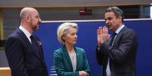 Κομισιόν: Λάβαμε την επιστολή Μητσοτάκη για το ρεύμα - «Παρακολουθούμε την κατάσταση πολύ στενά» Κομισιόν: Λάβαμε την επιστολή Μητσοτάκη για το ρεύμα - «Παρακολουθούμε την κατάσταση πολύ στενά»