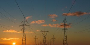 Ενεργειακός Επιθεωρητής: «Eφιάλτης για τις επιχειρήσεις και τη βιομηχανία οι αυξήσεις στο ρεύμα» Ενεργειακός Επιθεωρητής: «Eφιάλτης για τις επιχειρήσεις και τη βιομηχανία οι αυξήσεις στο ρεύμα»