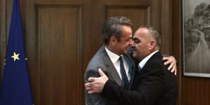 «Είμαι αθώος, η σκευωρία τελειώνει» - Συγκινημένος ο Μπελέρης στις πρώτες δηλώσεις του από την Αθήνα «Είμαι αθώος, η σκευωρία τελειώνει» - Συγκινημένος ο Μπελέρης στις πρώτες δηλώσεις του από την Αθήνα
