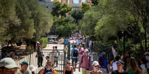 Ποιοι είναι οι λιγότερο δημοφιλείς τουρίστες στην Ευρώπη, οι πιο σπάταλοι, αγενείς και πιο δύσκολοι Ποιοι είναι οι λιγότερο δημοφιλείς τουρίστες στην Ευρώπη, οι πιο σπάταλοι, αγενείς και πιο δύσκολοι