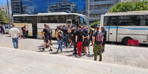 Επεισόδια οπαδών στη Λ. Αλεξάνδρας: Στην Ευελπίδων οι συλληφθέντες - Μεταξύ αυτών και 5 ανήλικοι Επεισόδια οπαδών στη Λ. Αλεξάνδρας: Στην Ευελπίδων οι συλληφθέντες - Μεταξύ αυτών και 5 ανήλικοι