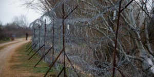 Επειγόντως στον Έβρο ο Χρυσοχοΐδης - Σε επιφυλακή η Ελλάδα για το μεταναστευτικό Επειγόντως στον Έβρο ο Χρυσοχοΐδης - Σε επιφυλακή η Ελλάδα για το μεταναστευτικό