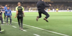 ΑΕΚ: Ο πανηγυρισμός του Αλμέιδα αλα Κλοπ στο γκολ του Τσούμπερ ΑΕΚ: Ο πανηγυρισμός του Αλμέιδα αλα Κλοπ στο γκολ του Τσούμπερ