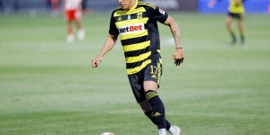 Άρης - Ολυμπιακός 2-1: Ο Πάλμα μάγεψε με γκολάρα και οι Κίτρινοι πέταξαν για Ευρώπη Άρης - Ολυμπιακός 2-1: Ο Πάλμα μάγεψε με γκολάρα και οι Κίτρινοι πέταξαν για Ευρώπη