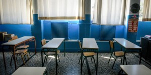 Σάλος στο Λαύριο: Σε διαθεσιμότητα καθηγητής που μοίρασε ομοφοβικό φυλλάδιο Σάλος στο Λαύριο: Σε διαθεσιμότητα καθηγητής που μοίρασε ομοφοβικό φυλλάδιο