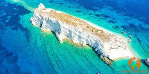 Ασπρονήσια, οι εξωτικές νησίδες του Ανατολικού Αιγαίου που θα σας μαγέψουν Ασπρονήσια, οι εξωτικές νησίδες του Ανατολικού Αιγαίου που θα σας μαγέψουν