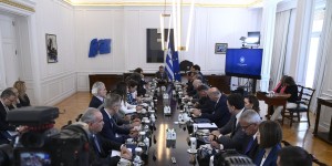Υπουργικές εξορμήσεις στην περιφέρεια με πρώτο σταθμό τη Μακεδονία - Ξεκινάει «μασάζ» στους βουλευτές Υπουργικές εξορμήσεις στην περιφέρεια με πρώτο σταθμό τη Μακεδονία - Ξεκινάει «μασάζ» στους βουλευτές