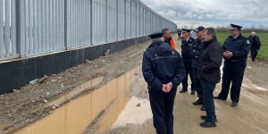 Χρυσοχοΐδης από τον Έβρο: Αστυνομία και Ένοπλες Δυνάμεις εγγυώνται την ασφάλεια της χώρας Χρυσοχοΐδης από τον Έβρο: Αστυνομία και Ένοπλες Δυνάμεις εγγυώνται την ασφάλεια της χώρας