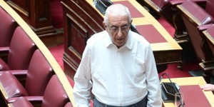 Κακλαμάνης: Θα έρθουν και άλλες παρεμβάσεις από κυβερνητικούς βουλευτές Κακλαμάνης: Θα έρθουν και άλλες παρεμβάσεις από κυβερνητικούς βουλευτές