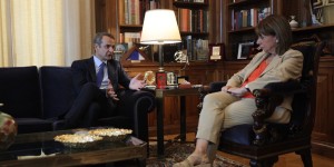 Μητσοτάκης: Σε lockers τα κινητά των μαθητών στα δημόσια σχολεία Μητσοτάκης: Σε lockers τα κινητά των μαθητών στα δημόσια σχολεία