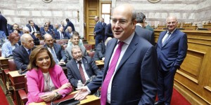 NΔ: Το μήνυμα Χατζηδάκη στους 11 βουλευτές και οι επόμενες ερωτήσεις που έρχονται NΔ: Το μήνυμα Χατζηδάκη στους 11 βουλευτές και οι επόμενες ερωτήσεις που έρχονται