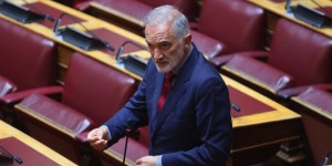 Μάριος Σαλμάς: Η διαγραφή, το παρασκήνιο και το ρίσκο Μητσοτάκη Μάριος Σαλμάς: Η διαγραφή, το παρασκήνιο και το ρίσκο Μητσοτάκη