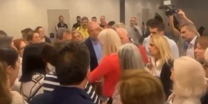 Το «ναι» στην πρόταση Σπίρτζη για το πόθεν έσχες «καίει» Κασσελάκη - Ένταση στην Κ.Ε. του ΣΥΡΙΖΑ Το «ναι» στην πρόταση Σπίρτζη για το πόθεν έσχες «καίει» Κασσελάκη - Ένταση στην Κ.Ε. του ΣΥΡΙΖΑ