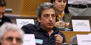 Έκρηξη Ασλανίδη on air κατά Δέδε: «Για τα σκουπίδια η έκθεσή σας, κάψανε τα παιδιά μας ζωντανά» Έκρηξη Ασλανίδη on air κατά Δέδε: «Για τα σκουπίδια η έκθεσή σας, κάψανε τα παιδιά μας ζωντανά»