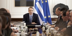 Υπουργικό Συμβούλιο: Επίθεση Μητσοτάκη στον Ανδρουλάκη - «Περιμένω σοβαρότητα και όχι πυροτεχνήματα» Υπουργικό Συμβούλιο: Επίθεση Μητσοτάκη στον Ανδρουλάκη - «Περιμένω σοβαρότητα και όχι πυροτεχνήματα»
