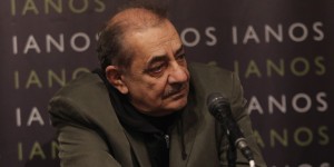 «Ακάλυπτος» ο Αντώνης Καφετζόπουλος - Συνελήφθη για οπλοκατοχή, «έφοδος» στο σπίτι του στον Άλιμο «Ακάλυπτος» ο Αντώνης Καφετζόπουλος - Συνελήφθη για οπλοκατοχή, «έφοδος» στο σπίτι του στον Άλιμο