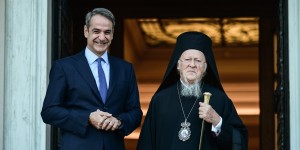 Συνάντηση Βαρθολομαίου-Μητσοτάκη με φόντο τη «Μάχη της Κρήτης» για μια Μητρόπολη Συνάντηση Βαρθολομαίου-Μητσοτάκη με φόντο τη «Μάχη της Κρήτης» για μια Μητρόπολη