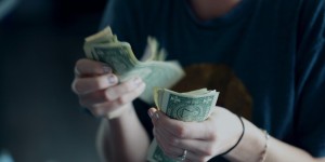 «Χρησμός» Κεντρικής Τράπεζας της Ολλανδίας: «Κρατήστε χρήματα στο στρώμα για ώρα ανάγκης» «Χρησμός» Κεντρικής Τράπεζας της Ολλανδίας: «Κρατήστε χρήματα στο στρώμα για ώρα ανάγκης»