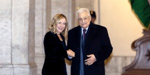 Ρώμη: Η Τζόρτζια Μελόνι συναντήθηκε με τον Μαχμούντ Αμπάς Ρώμη: Η Τζόρτζια Μελόνι συναντήθηκε με τον Μαχμούντ Αμπάς