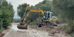 Κακοκαιρία στο Αγρίνιο: Μεγάλη επιχείρηση για το άνοιγμα των δρόμων - Που εντοπίζονται προβλήματα Κακοκαιρία στο Αγρίνιο: Μεγάλη επιχείρηση για το άνοιγμα των δρόμων - Που εντοπίζονται προβλήματα
