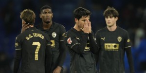 Αποχή από το «Μεστάγια» θα κάνουν οι οπαδοί της Βαλένθια στο ματς με τη Ρεάλ ως διαμαρτυρία Αποχή από το «Μεστάγια» θα κάνουν οι οπαδοί της Βαλένθια στο ματς με τη Ρεάλ ως διαμαρτυρία