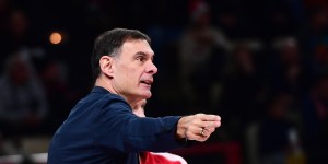 Πρώτος ο Μπαρτζώκας σε αγώνες Basket League στην ιστορία του Ολυμπιακού Πρώτος ο Μπαρτζώκας σε αγώνες Basket League στην ιστορία του Ολυμπιακού