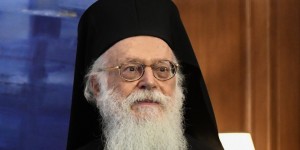 Σε κρίσιμη κατάσταση ο Αρχιεπίσκοπος Αλβανίας - Υποβλήθηκε σε πολύωρη χειρουργική επέμβαση Σε κρίσιμη κατάσταση ο Αρχιεπίσκοπος Αλβανίας - Υποβλήθηκε σε πολύωρη χειρουργική επέμβαση