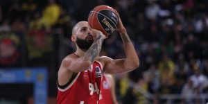 Εβάν Φουρνιέ: «Έδωσε» στεγνά τον Γιαννούλη Λαρεντζάκη μετά το ματς με τον Άρη και ο λόγος... γλυκός Εβάν Φουρνιέ: «Έδωσε» στεγνά τον Γιαννούλη Λαρεντζάκη μετά το ματς με τον Άρη και ο λόγος... γλυκός
