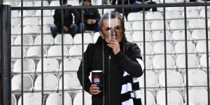 ΠΑΟΚ: Οπαδοί του «δικεφάλου» πήγαν στην Τούμπα με... μάσκες Ραζβάν Λουτσέσκου ΠΑΟΚ: Οπαδοί του «δικεφάλου» πήγαν στην Τούμπα με... μάσκες Ραζβάν Λουτσέσκου