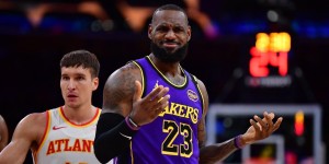 NBA: Με 30αρα του «βασιλία» Λεμπρόν Τζέιμς, οι Λέικερς έφτασαν στην 4η διαδοχική νίκη (119-102) NBA: Με 30αρα του «βασιλία» Λεμπρόν Τζέιμς, οι Λέικερς έφτασαν στην 4η διαδοχική νίκη (119-102)