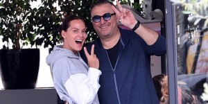 Αντώνης Ρέμος και Υβόννη Μπόσνιακ έγιναν viral -Το απολαυστικό βίντεο του τραγουδιστή στο TikTok Αντώνης Ρέμος και Υβόννη Μπόσνιακ έγιναν viral -Το απολαυστικό βίντεο του τραγουδιστή στο TikTok