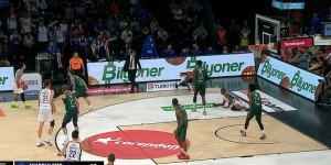 Εφές - Καρσίγιακα: Φόβος για σοβαρό τραυματισμό του Κλάιμπερν στο γόνατο, πήγε στα αποδυτήρια Εφές - Καρσίγιακα: Φόβος για σοβαρό τραυματισμό του Κλάιμπερν στο γόνατο, πήγε στα αποδυτήρια