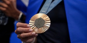 Ολυμπιονίκες στο Παρίσι επέστρεψαν τα μετάλλιά τους λόγω κακής ποιότητας Ολυμπιονίκες στο Παρίσι επέστρεψαν τα μετάλλιά τους λόγω κακής ποιότητας