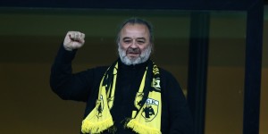 Ηλιόπουλος: «Ντροπή να λένε πως δεν δίνω λεφτά - Κρατάω με τα... δόντια τον Ελίασον» Ηλιόπουλος: «Ντροπή να λένε πως δεν δίνω λεφτά - Κρατάω με τα... δόντια τον Ελίασον»