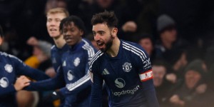 FA Cup: Η Μάντσεστερ Γιουνάιτεντ απέκλεισε την Άρσεναλ στη διαδικασία των πέναλτι (5-3) FA Cup: Η Μάντσεστερ Γιουνάιτεντ απέκλεισε την Άρσεναλ στη διαδικασία των πέναλτι (5-3)