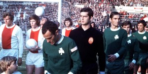 Όταν ο Μίμης Δομάζος μιλούσε σε αφιέρωμα της UEFA για τον τελικό του Γουέμπλεϊ Όταν ο Μίμης Δομάζος μιλούσε σε αφιέρωμα της UEFA για τον τελικό του Γουέμπλεϊ