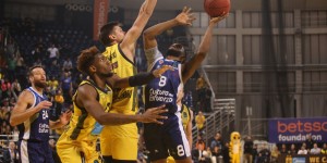 Βαλένθια - Άρης 106-65: Συντριβή των «κιτρινόμαυρων» από τους Ισπανούς Βαλένθια - Άρης 106-65: Συντριβή των «κιτρινόμαυρων» από τους Ισπανούς