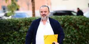 Ηλιόπουλος: «Άλλα λέμε κι άλλα γράφουν οι δημοσιογράφοι» Ηλιόπουλος: «Άλλα λέμε κι άλλα γράφουν οι δημοσιογράφοι»