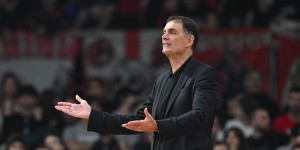 Μπαρτζώκας: «Δεν ήταν κανείς σε καλή βραδιά - Τραυματίστηκε ο Βιλντόζα» Μπαρτζώκας: «Δεν ήταν κανείς σε καλή βραδιά - Τραυματίστηκε ο Βιλντόζα»