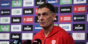 Μπαρτζώκας για Έβανς: «Προχωράει θετικά, αλλά θέλει χρόνο για να μπει σε ομαδική προπόνηση» Μπαρτζώκας για Έβανς: «Προχωράει θετικά, αλλά θέλει χρόνο για να μπει σε ομαδική προπόνηση»